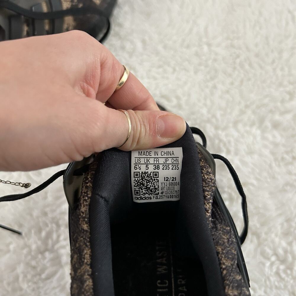 Size 6.5W - adidas Ultra Boost 5.0 DNA Bleach Dye Pack Cardboard (Women's) - Picture 5 of 6